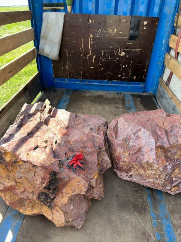 Ландшафтные глыбы красно-фиолетовые 200-1000 килограмм купить в Тамбове
