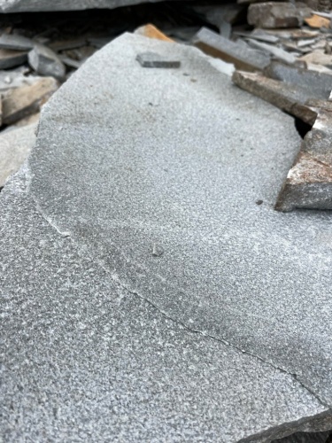 форматные плиты для пошаговых дорожек и ландшафтного дизайна