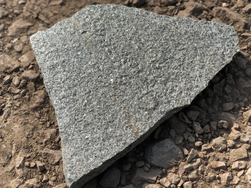 Плитняк златолит Уральский для цоколя, отмостки купить в Тамбове