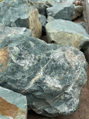 Камни для ландшафтного дизайна зелёные 10-60 килограмм купить в Тамбове