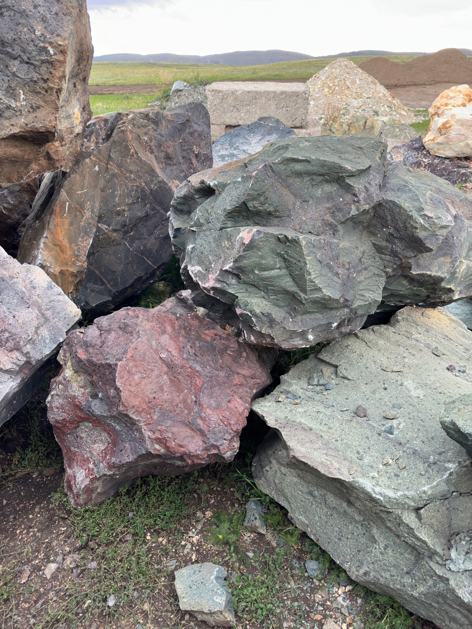 Камни для ландшафтного дизайна зелёные 10-60 килограмм купить в Тамбове