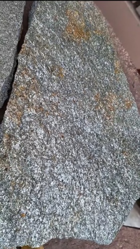 Плитняк златолит серебристый для цоколя, отмостки купить в Тамбове