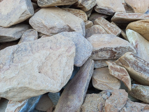 Златолит жёлтый, жёлто-зелёный глыбки и валуны для ланшафтного дизайна купить в Тамбове