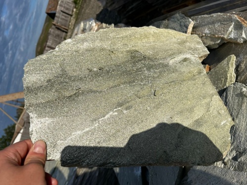 Плитняк златолит зелёный для цоколя, отмостки купить в Тамбове