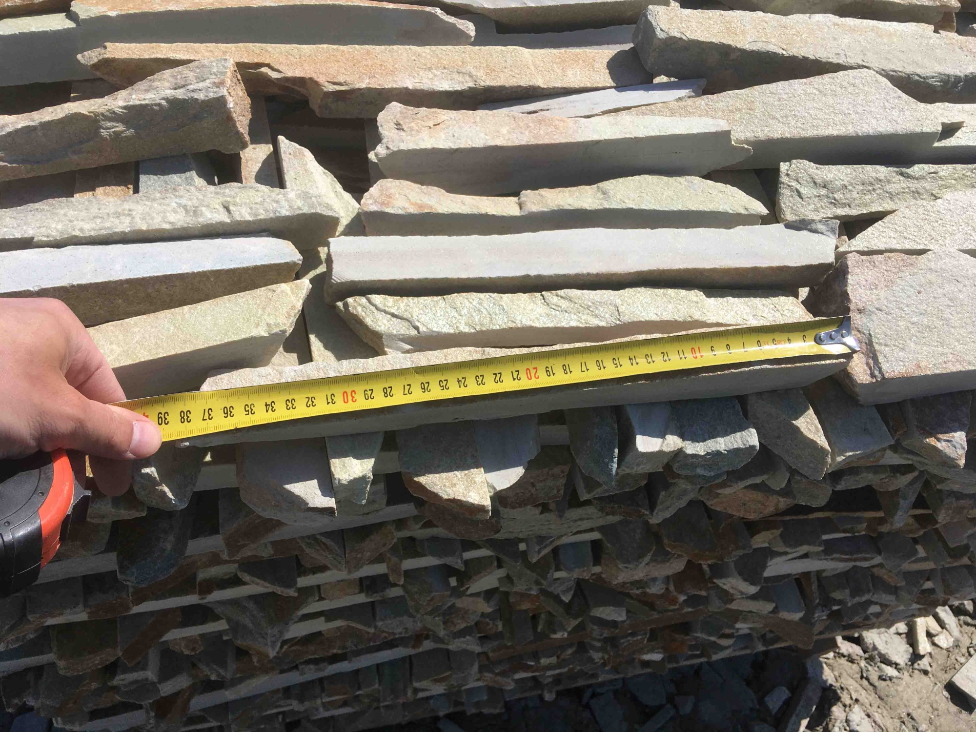 Горбушка златолит золотистый для облицовки купить в Тамбове