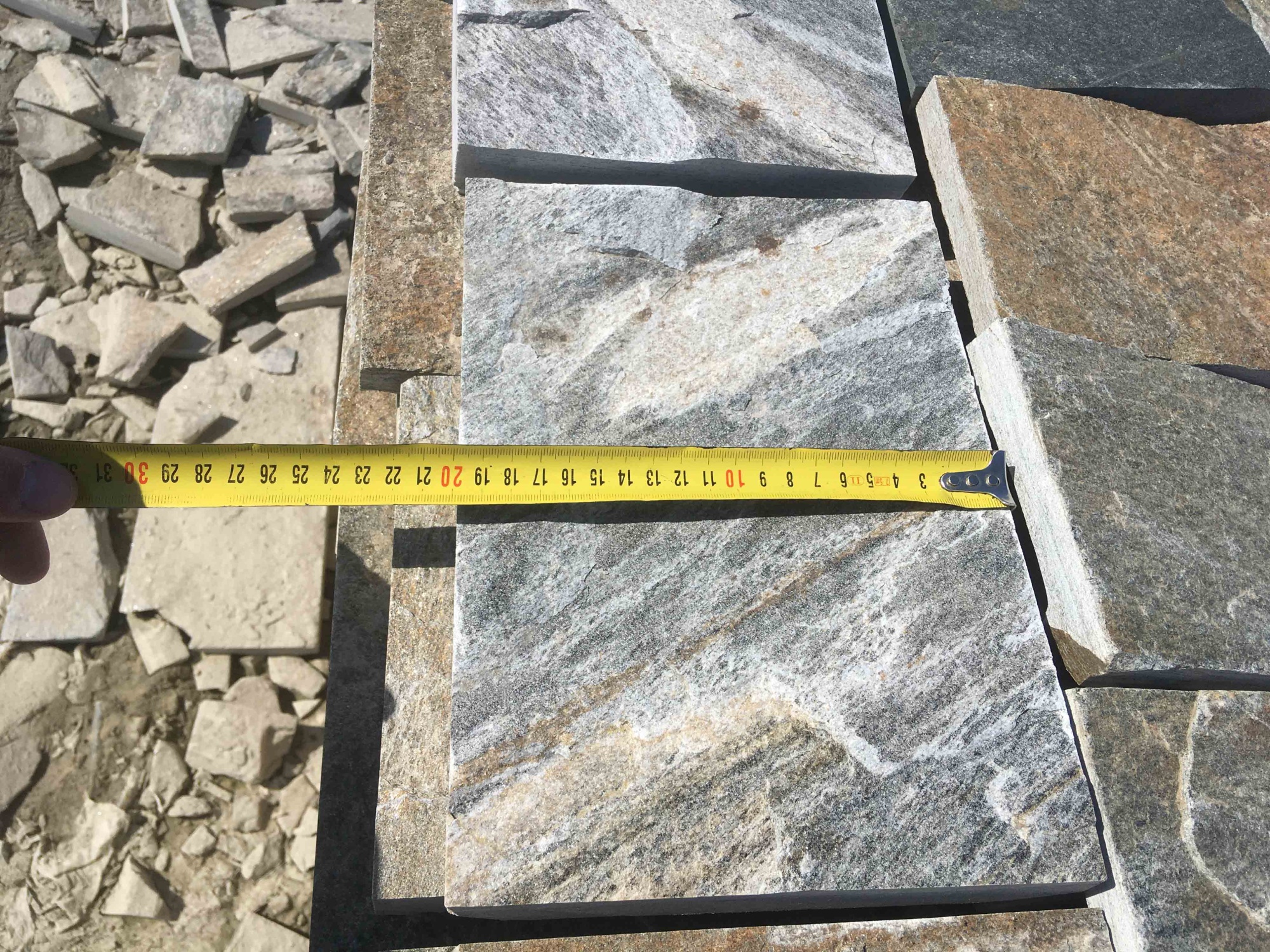 Плитка пилёная златолит Уральский для цоколя, отмостки купить в Тамбове