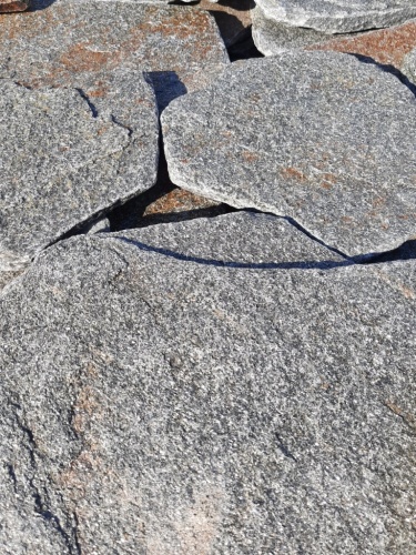 Златолит серебристый галтованный для цоколя купить в Тамбове