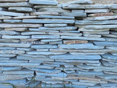 Плитняк златолит зелёный галтованный для цоколя купить в Тамбове