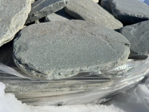 Плитняк златолит зелёный галтованный для мощения на бетон купить в Тамбове